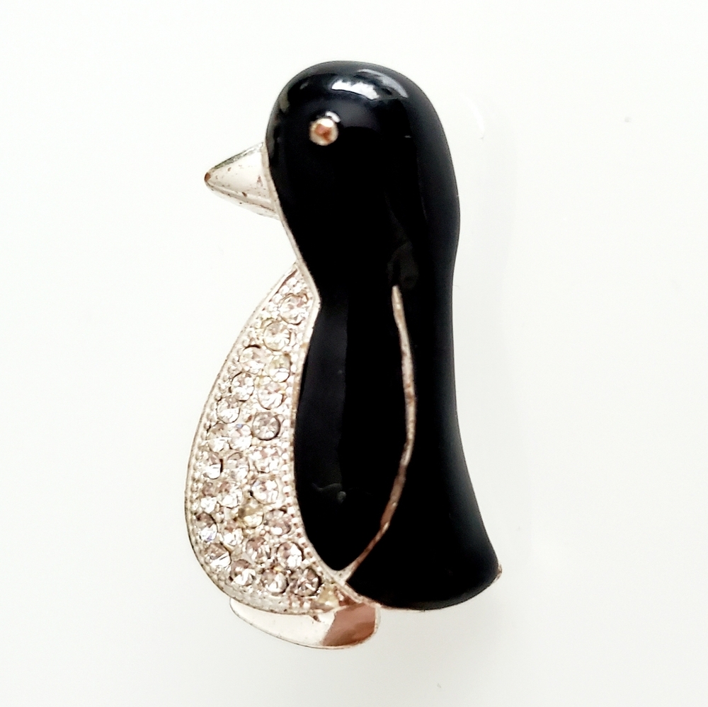 Black & White Enamel Penguin Brooch Pin Silver Tone w/ Rhinestones Belly